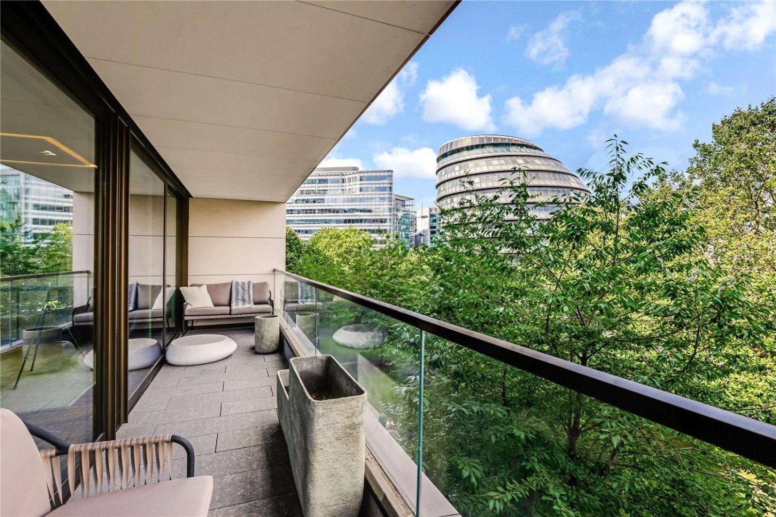 5 Million Pound Super Luxury Large Duplex Penthouse Sleeps 8 London