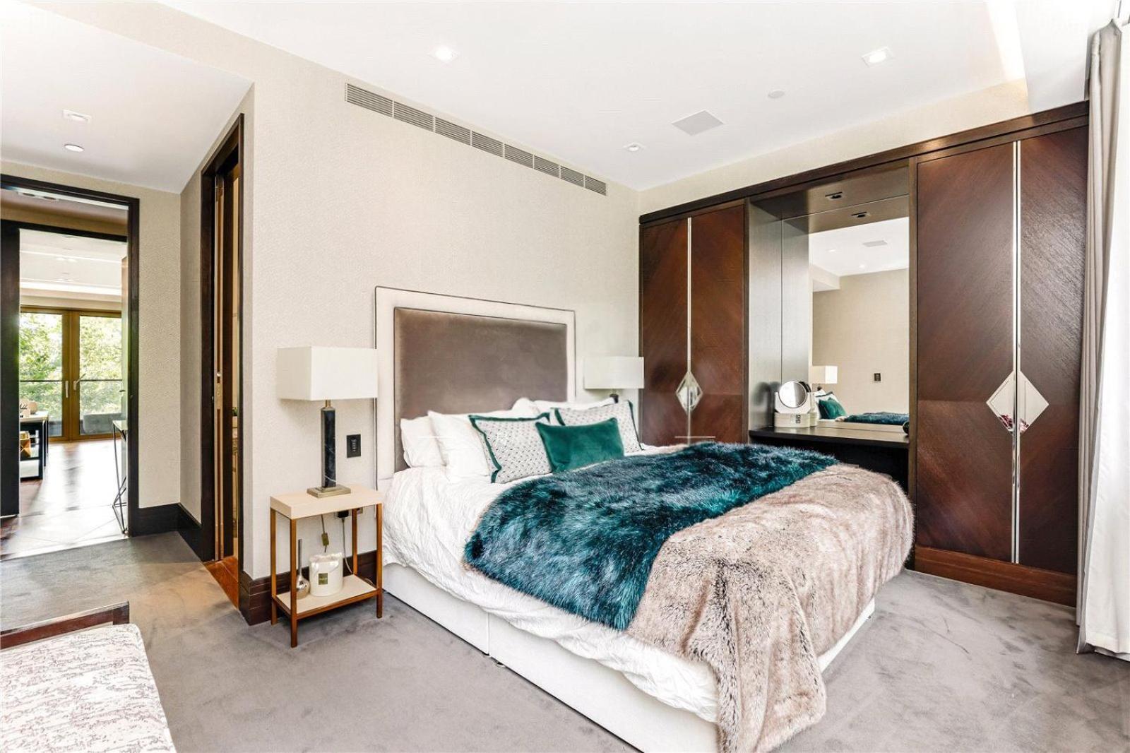5 Million Pound Super Luxury Large Duplex Penthouse Sleeps 8 * London