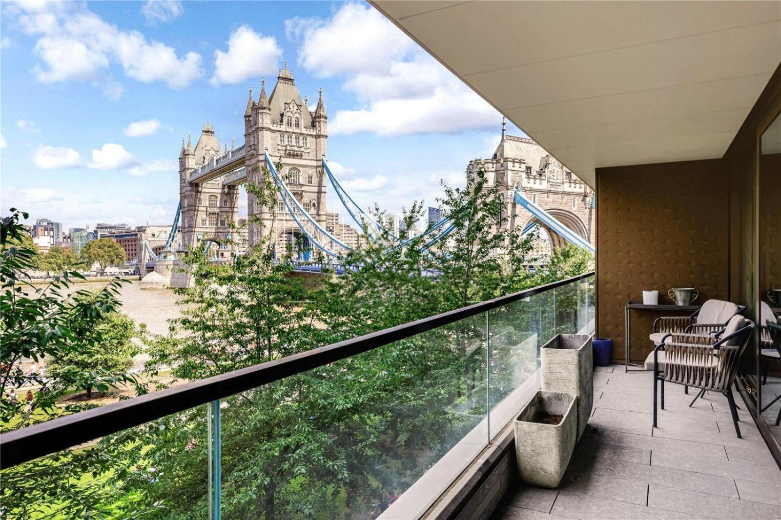 5 Million Pound Super Luxury Large Duplex Penthouse Sleeps 8 Apartment *