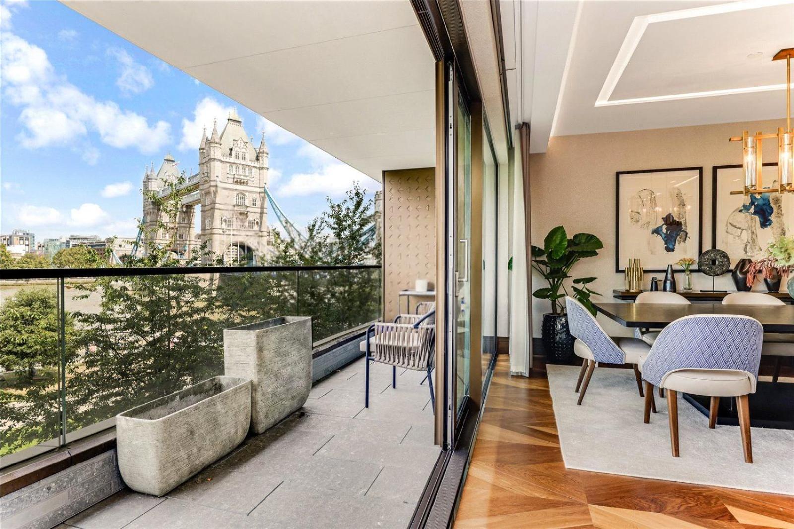 Apartment 5 Million Pound Super Luxury Large Duplex Penthouse Sleeps 8