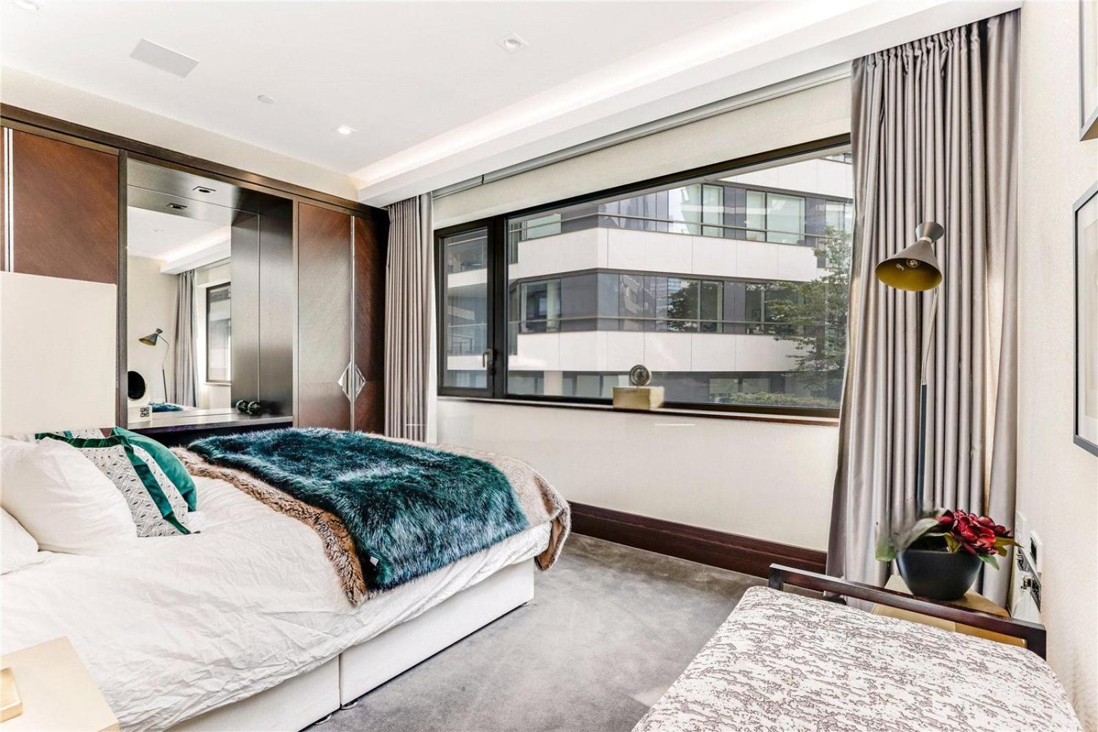 Apartment 5 Million Pound Super Luxury Large Duplex Penthouse Sleeps 8 London