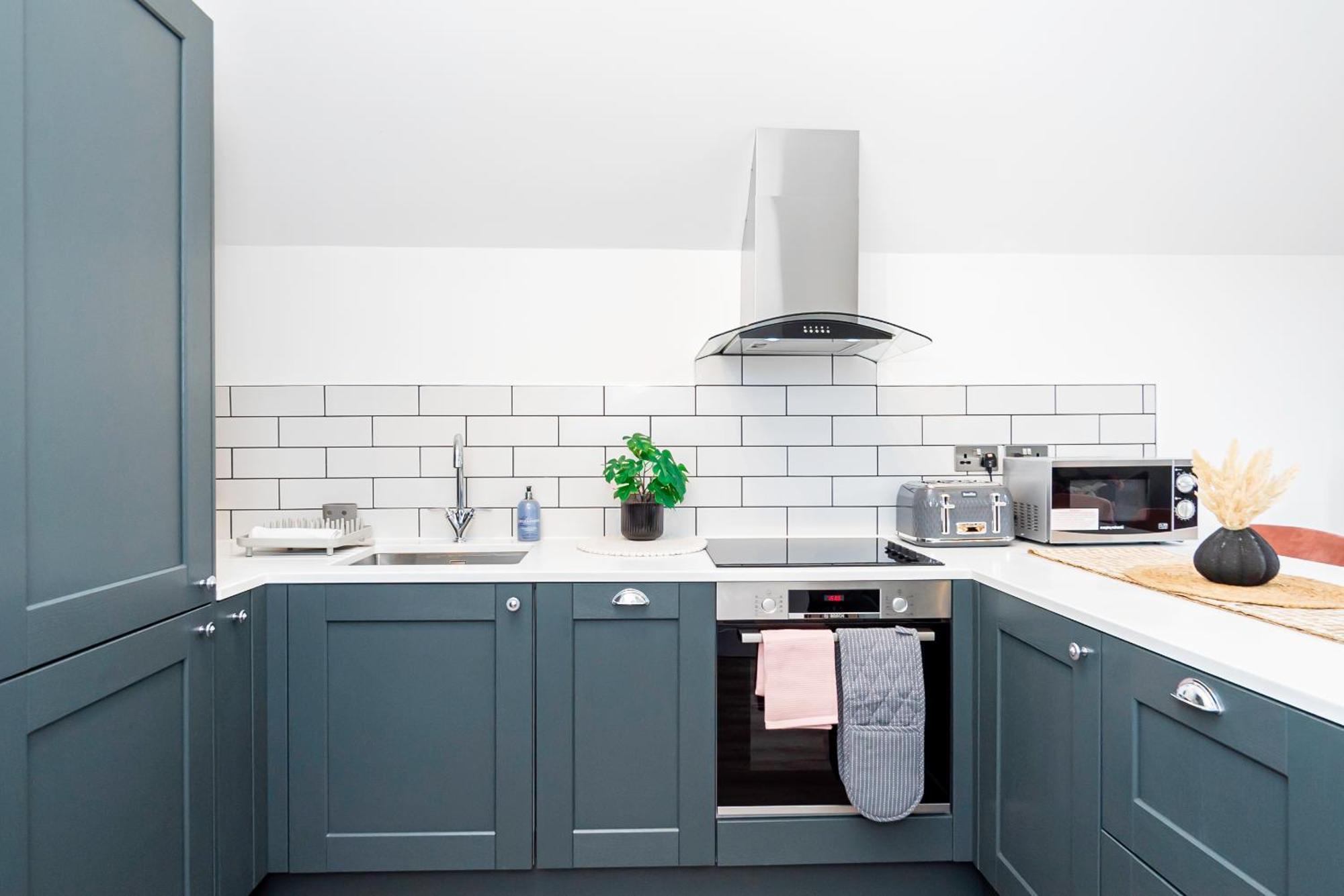Superb Floor 1-bedroom Flat With Charming Two Balconies Londres