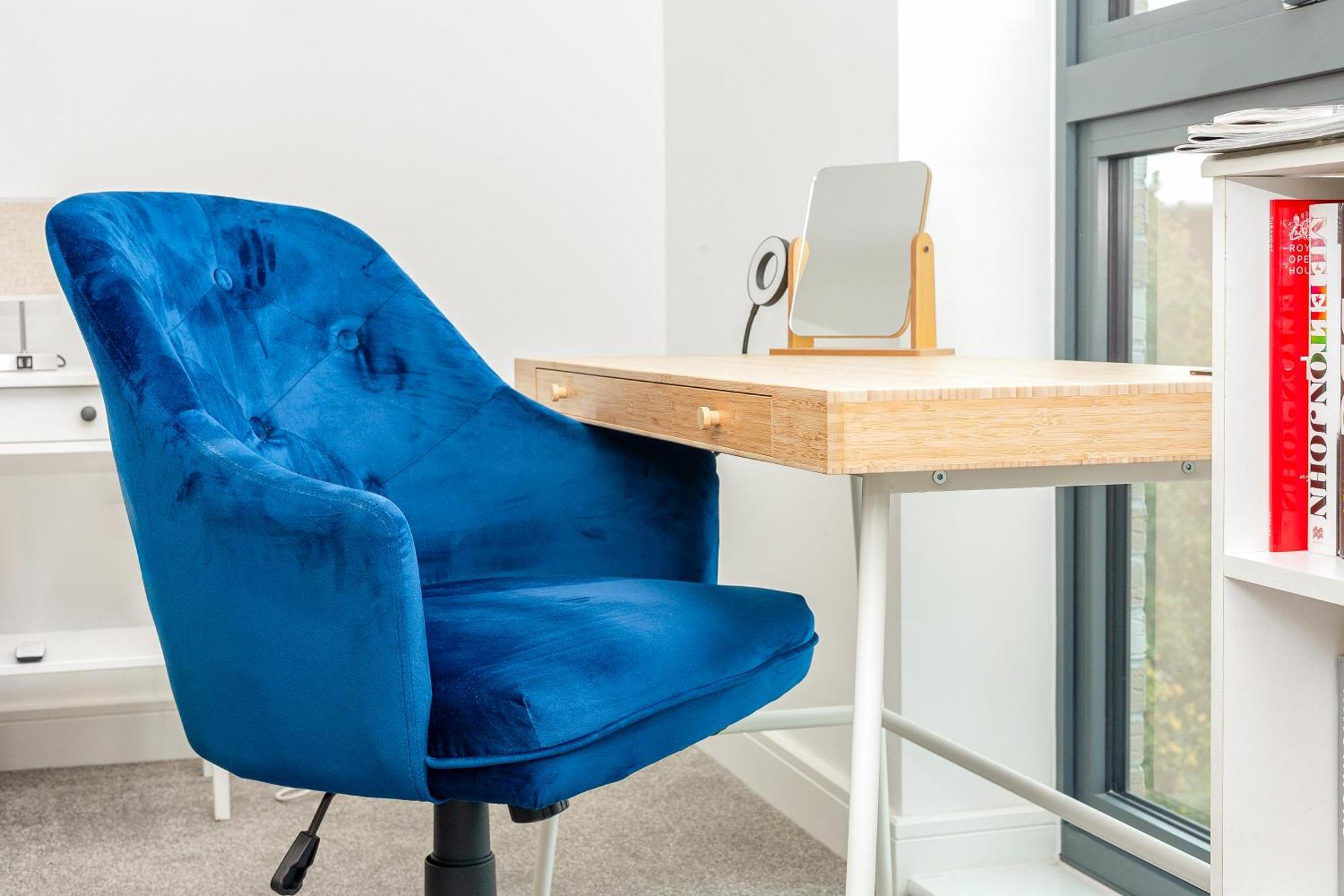 Modern 1br With Balcony & View, Wandsworth Appartement