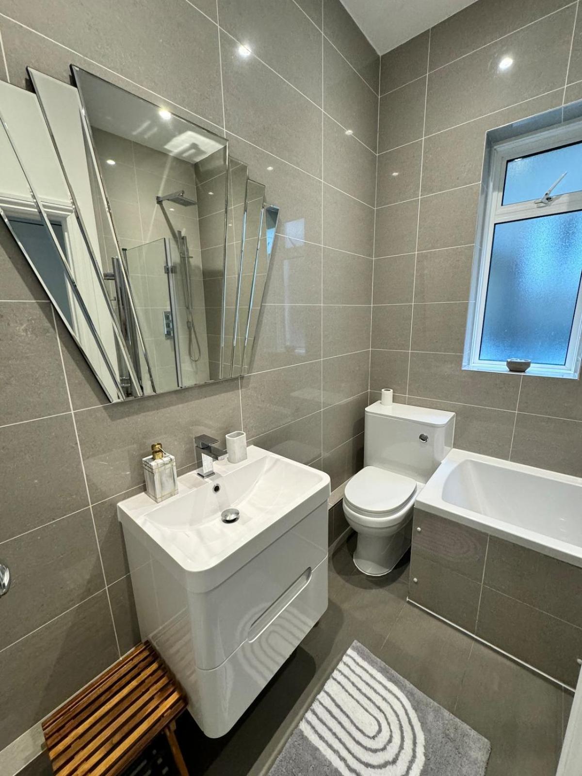 Appartement Exceptionally Large Newly-refurbished 1-bed Flat In Hither