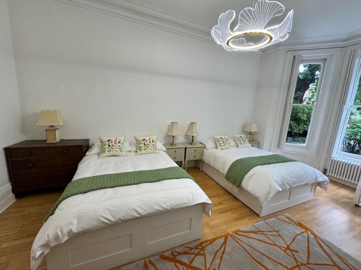 Exceptionally Large Newly-refurbished 1-bed Flat In Hither Londres