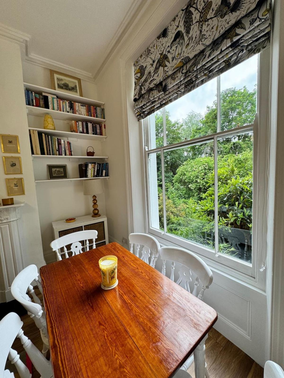 Exceptionally Large Newly-refurbished 1-bed Flat In Hither Appartement *