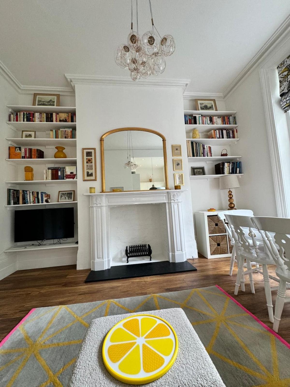 Appartement Exceptionally Large Newly-refurbished 1-bed Flat In Hither Londres