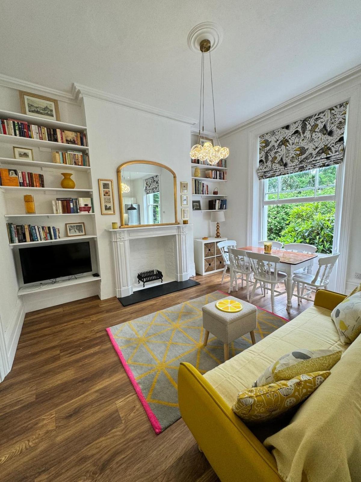 Exceptionally Large Newly-refurbished 1-bed Flat In Hither Appartement