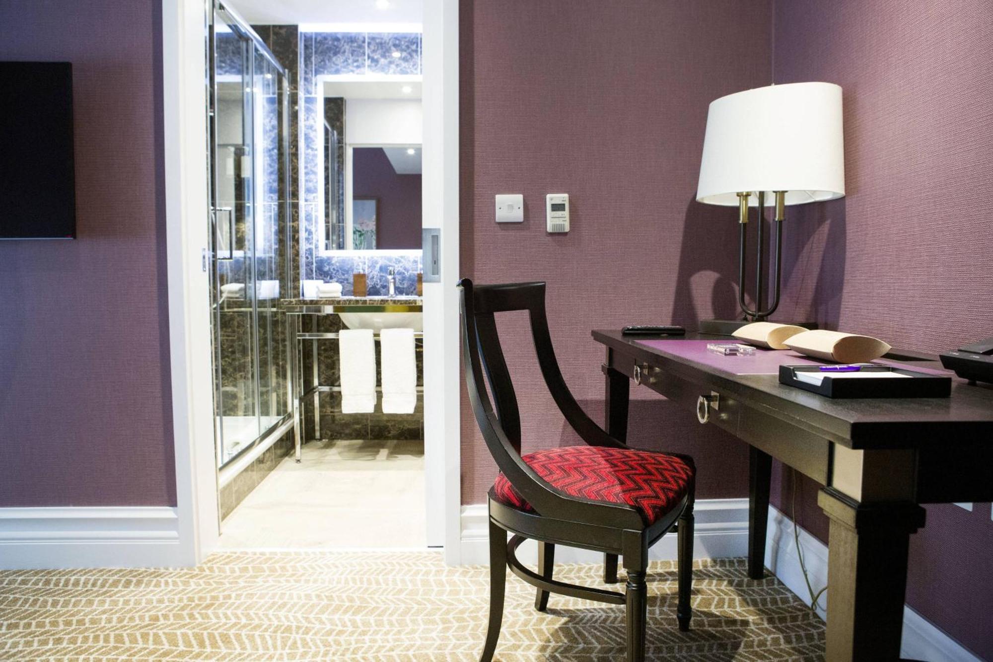 Hotel St. Ermin's Hotel, Autograph Collection