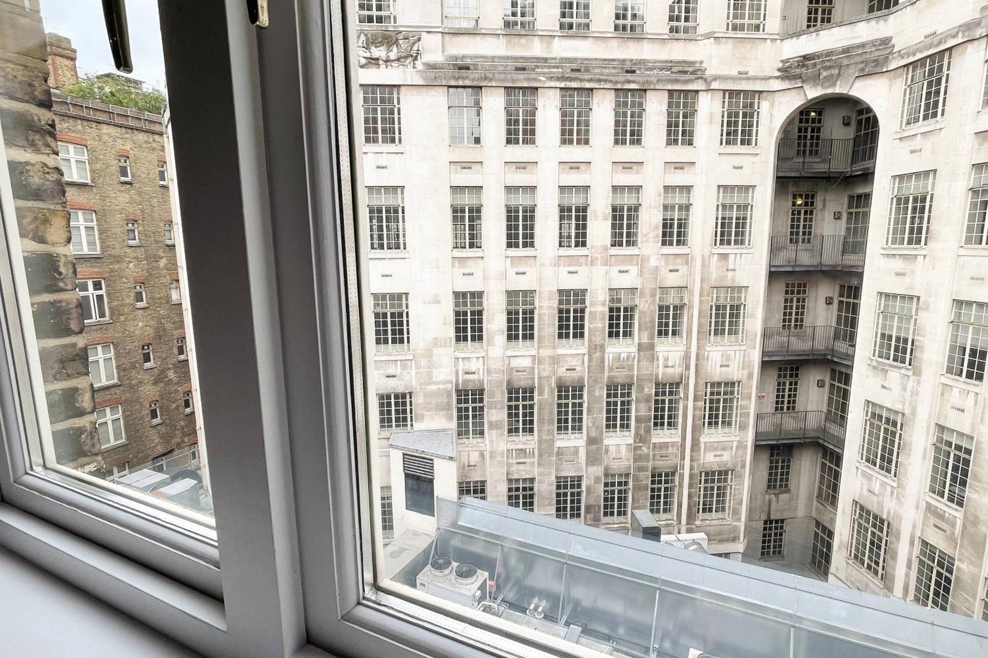 St. Ermin's Hotel, Autograph Collection 4*
