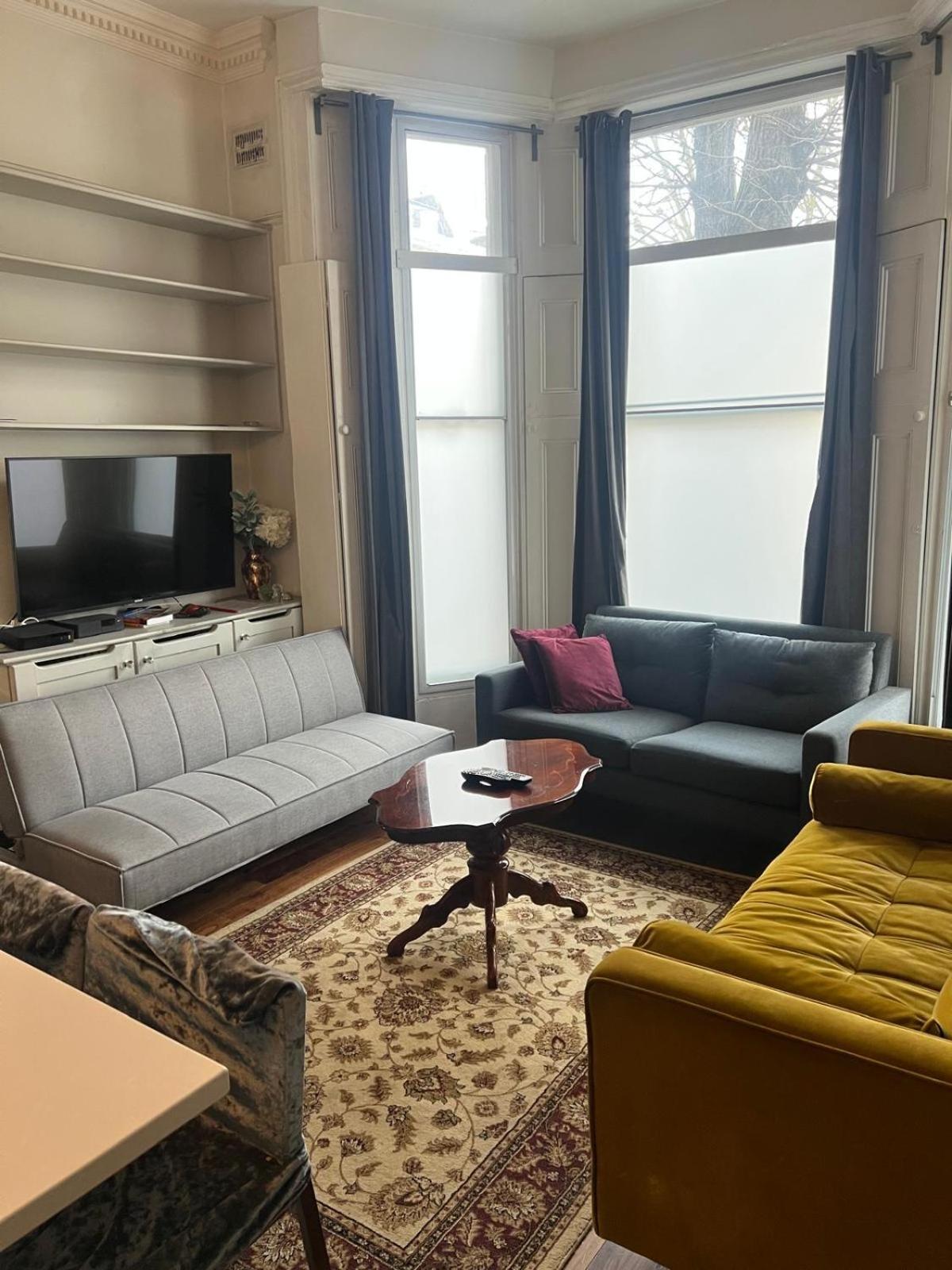 Stunning Holland Park- Sleeps 6