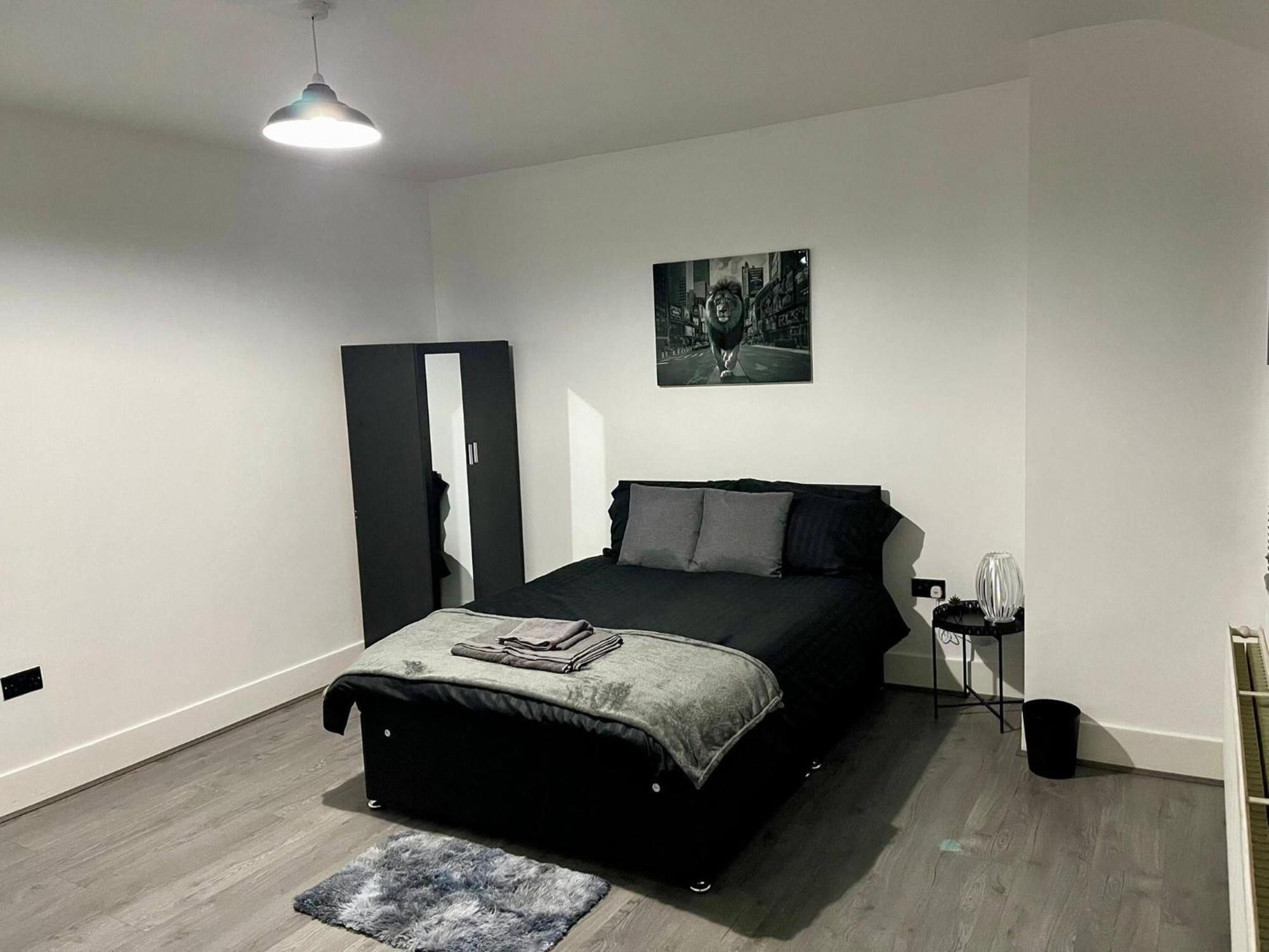 Modern 5 Bedroom House - Enfield Hébergement de vacances *