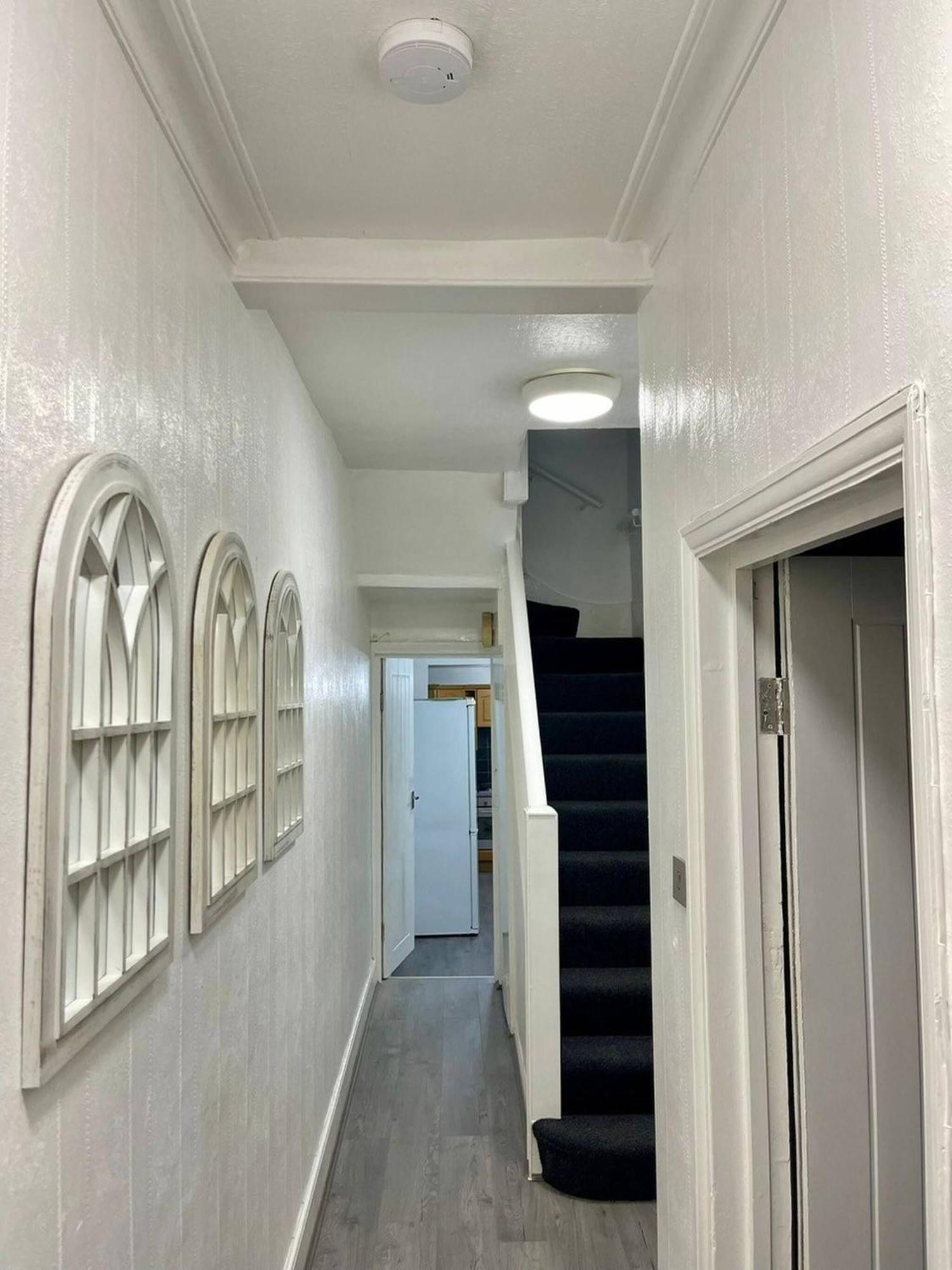 Hébergement de vacances Modern 5 Bedroom House - Enfield Londres