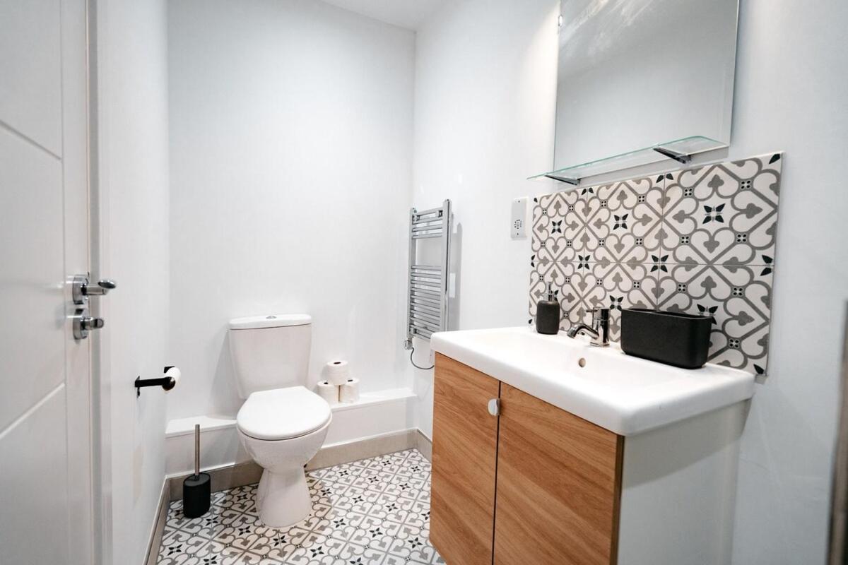 Modern & Cozy Near Fields Station * Londres
