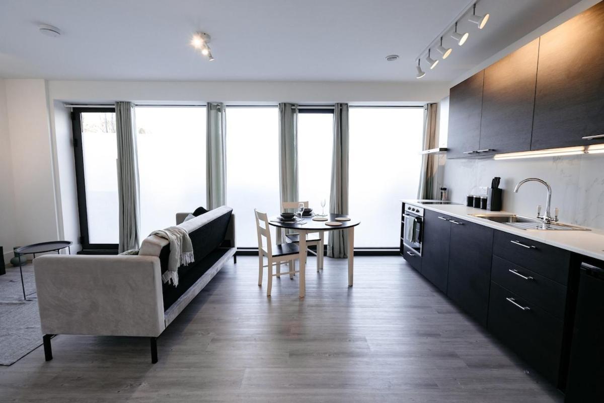 Modern & Cozy Near Fields Station Appartement