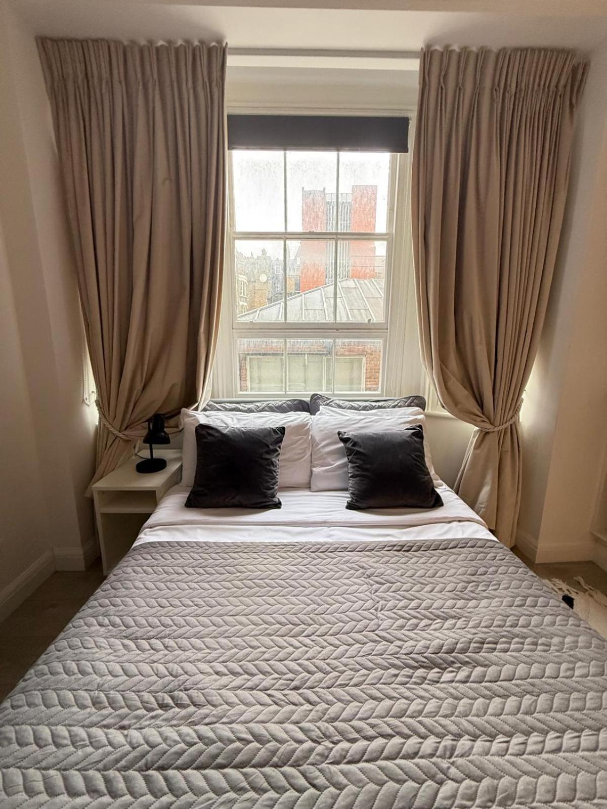 2 Bed In Oxford Street Londres