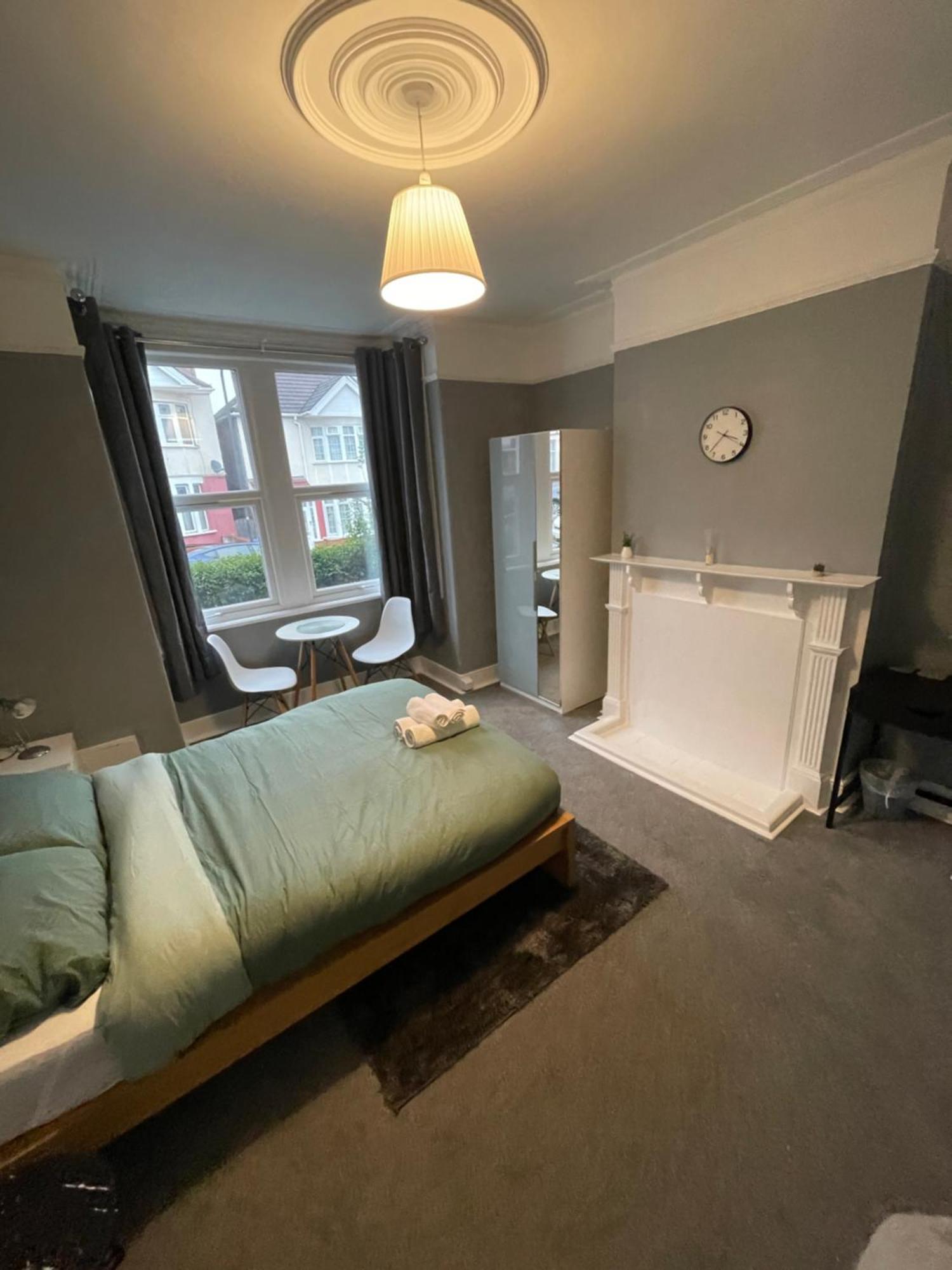 Cosy Double A Stones Throw From Wembley Stadium Pensión Londres