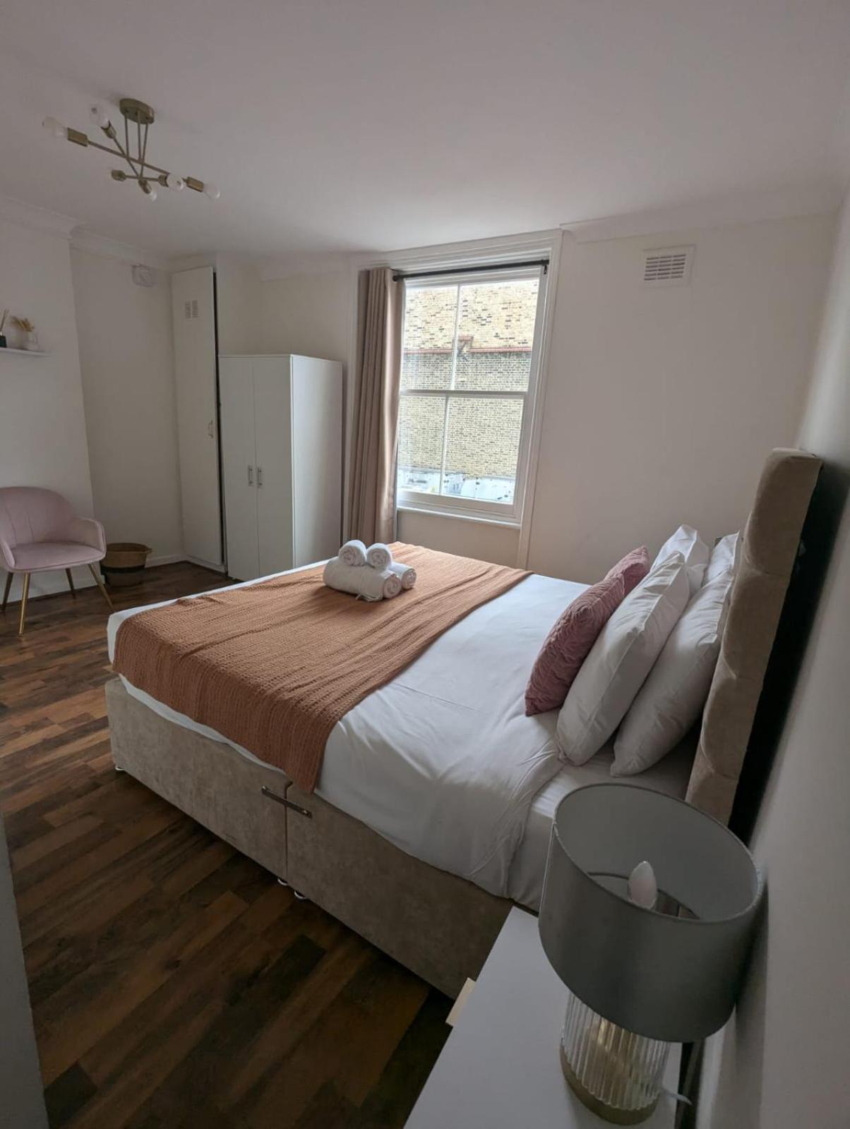 Appartement 2br Earls Court Prime Location *