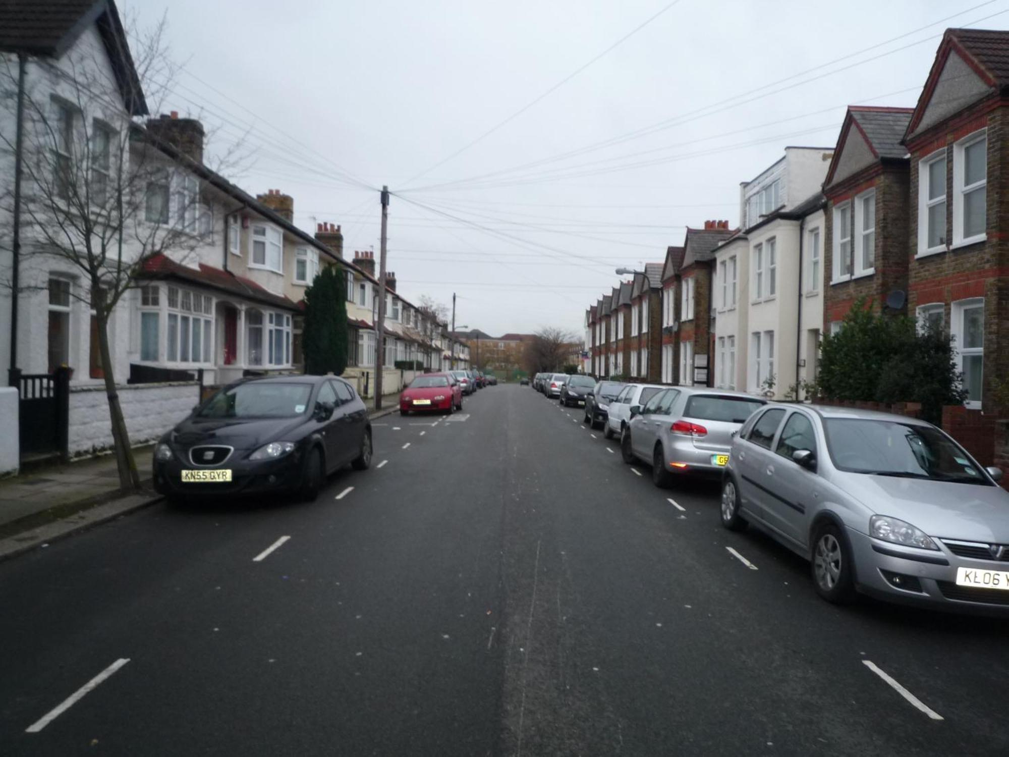 Large 2bedroom Flat *
