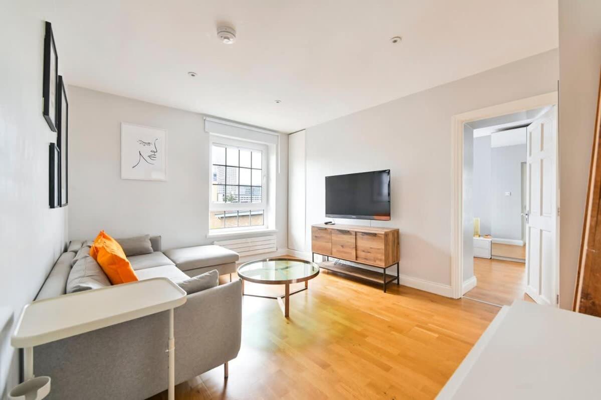 Spacious 2 Bed, Canary Wharf, O2 Arena, Wifi Apartamento
