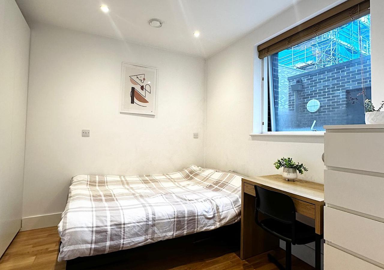 Bright Modern Flat With Canal View *