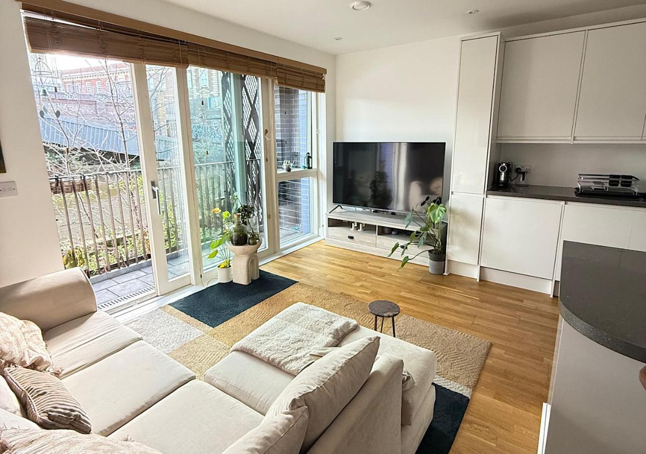 Bright Modern Flat With Canal View Appartement