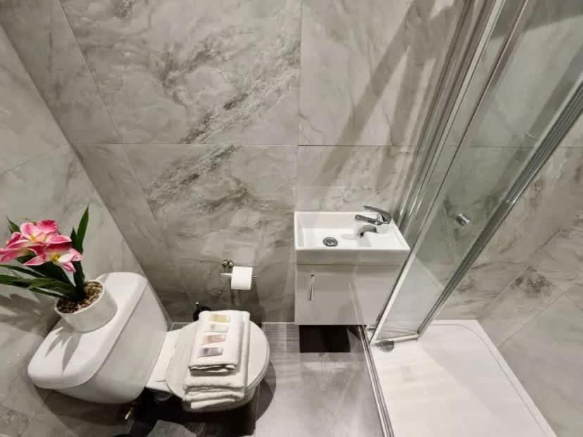 Patio Full Kitchen Netflix Smart Tv Self Check-in Appartement Londres