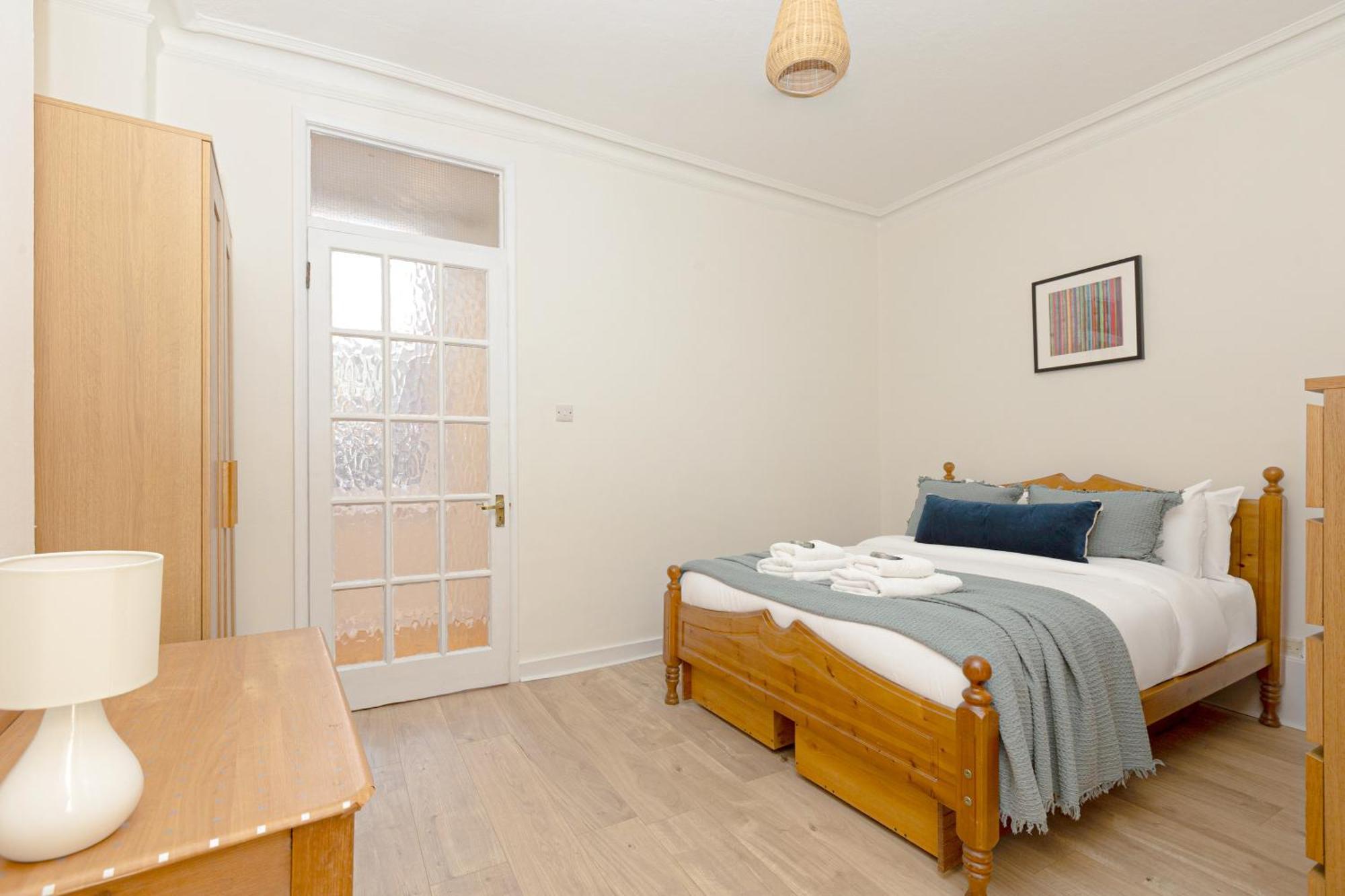 Sunny 1br Gem In Chelsea Harbour & Coleridge Gardens Appartement
