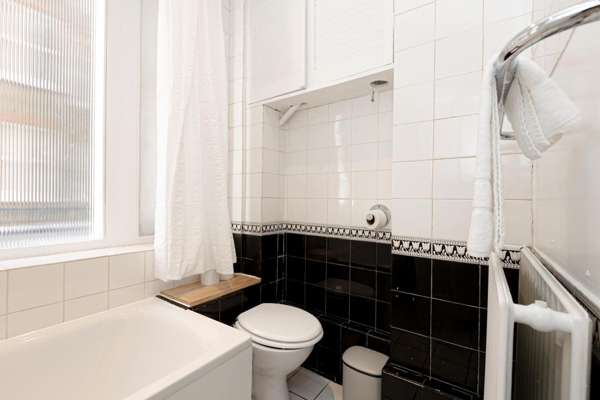 Appartement Sunny 1br Gem In Chelsea Harbour & Coleridge Gardens Londres