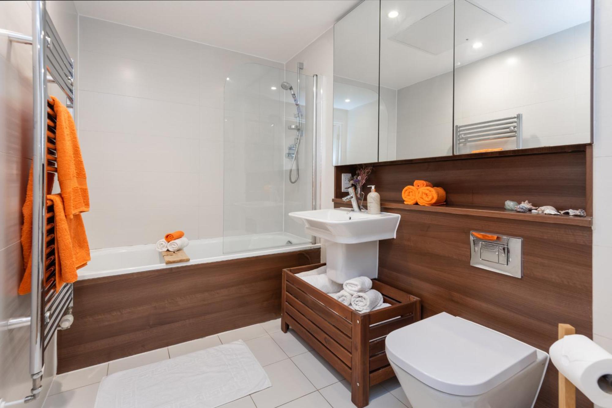 The Angel Residence, Sleeps 4 *