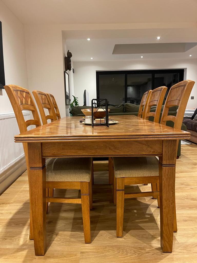 Сasa de vacaciones Bright, Modern, Spacious With Garden