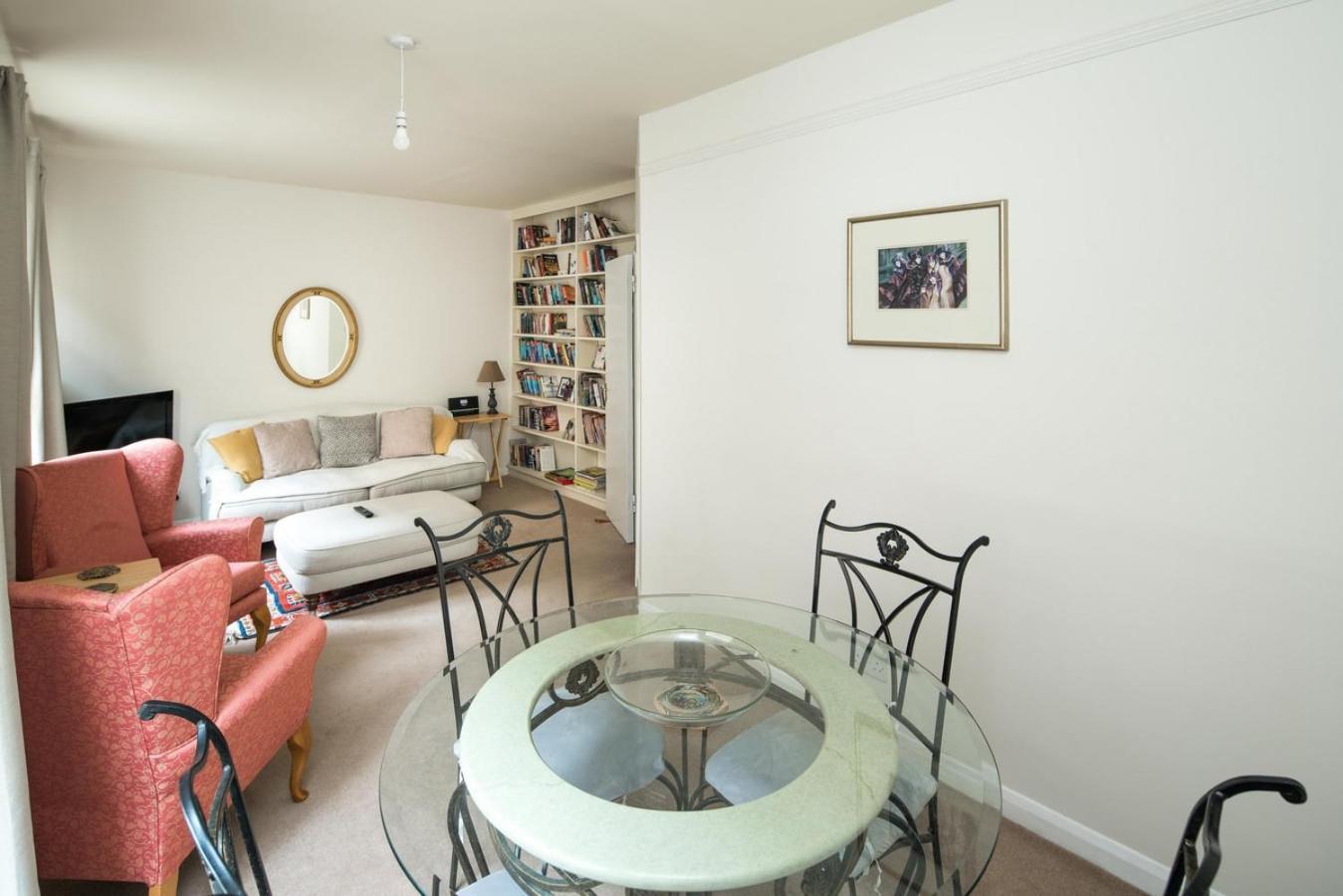New Sleek 2bd Flat Oxford Street/soho/fitzrovia London