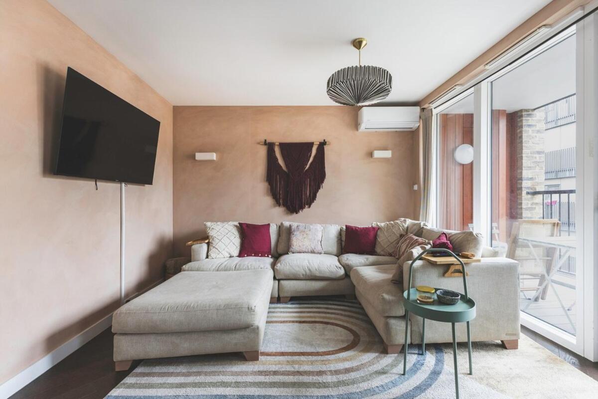 Charming 2-bedroom Gem In A Trendy Area Appartement *