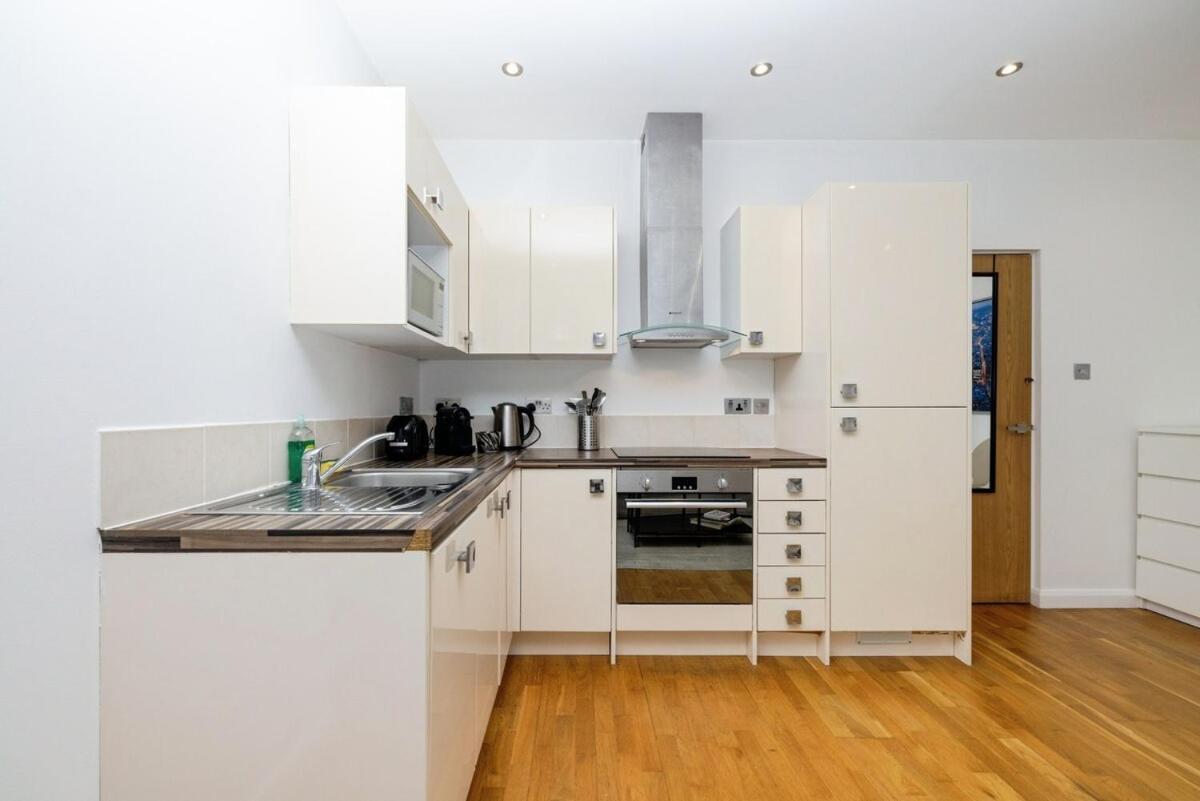 1 King Bed Fast Wifi Earls Court 2 Pax * London