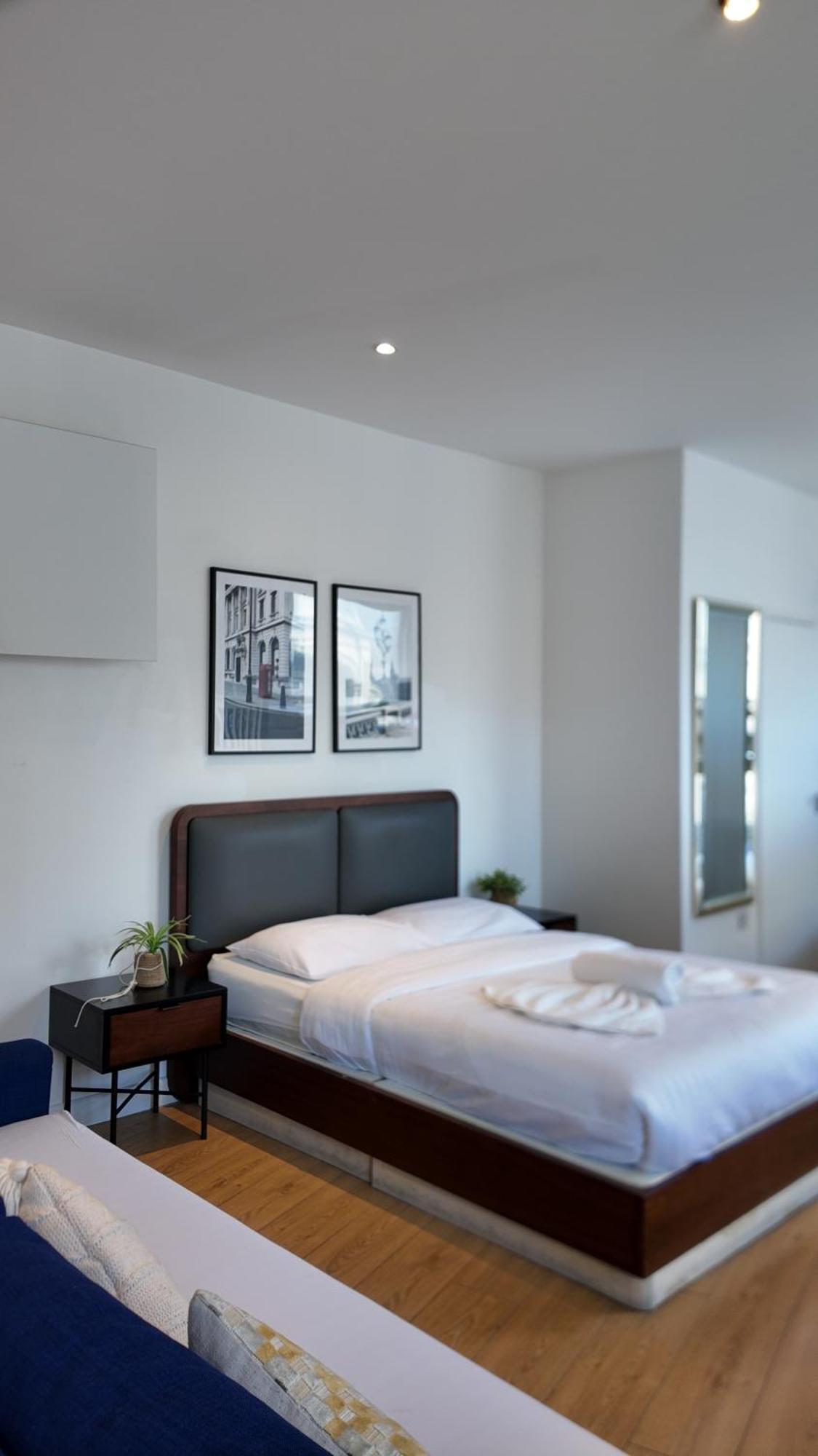 Luxury Group In Piccadilly Sleep 7 Vr010 * Londen