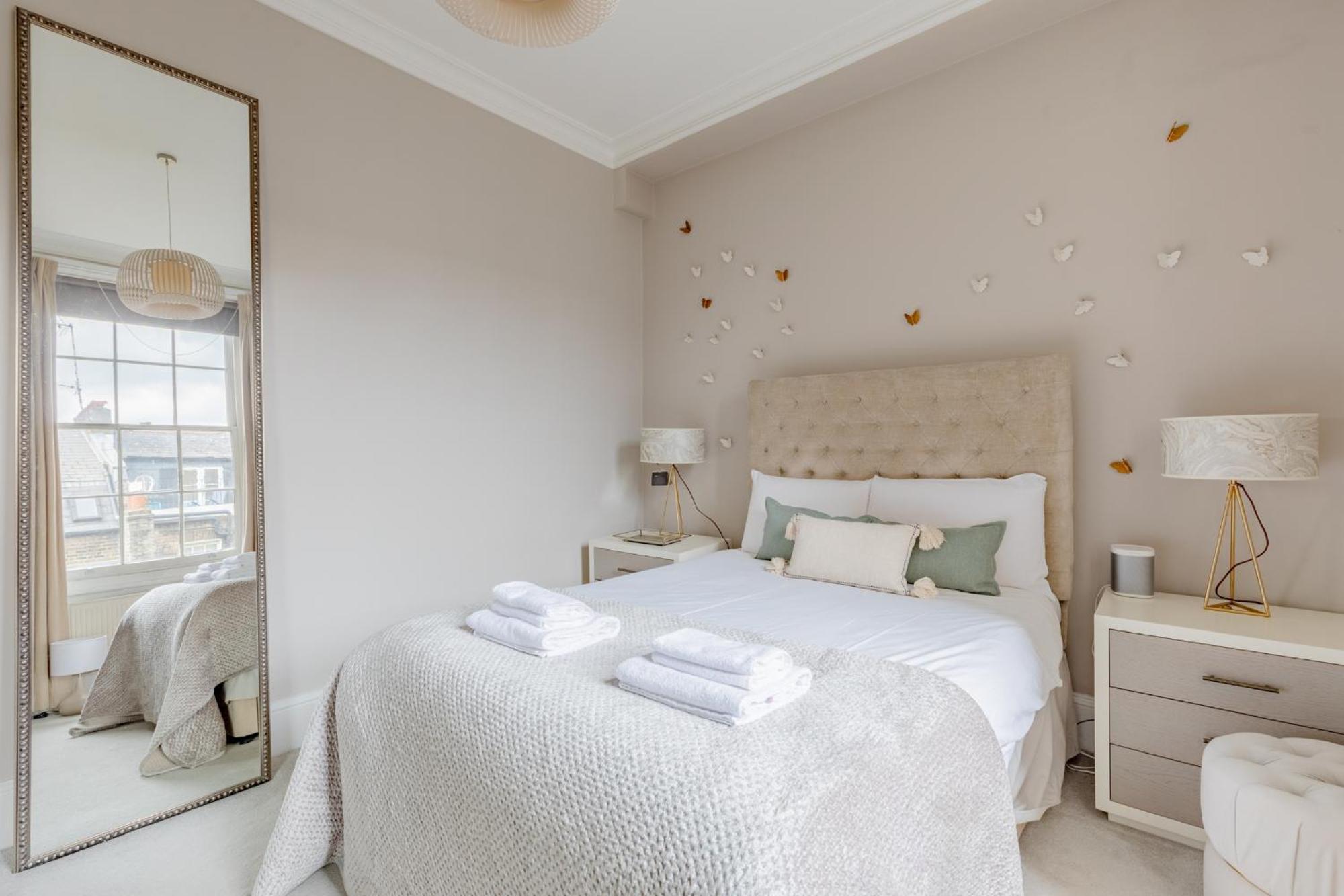 Elegant Hidden Gem By Landmarks *