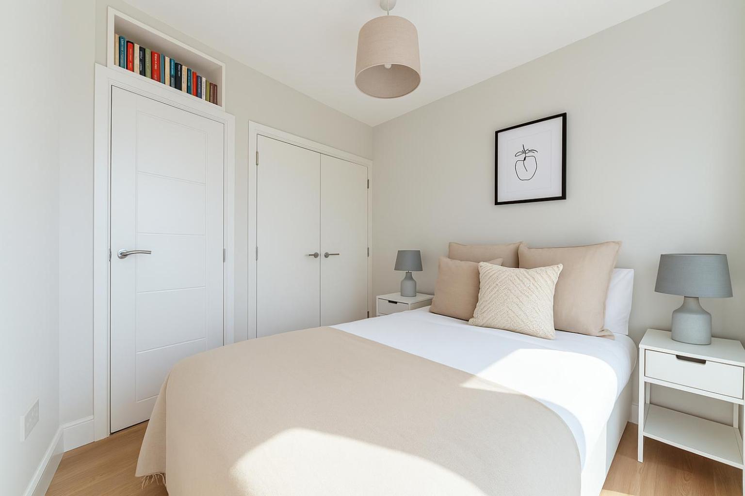 1 Bed With Balcony In Bow