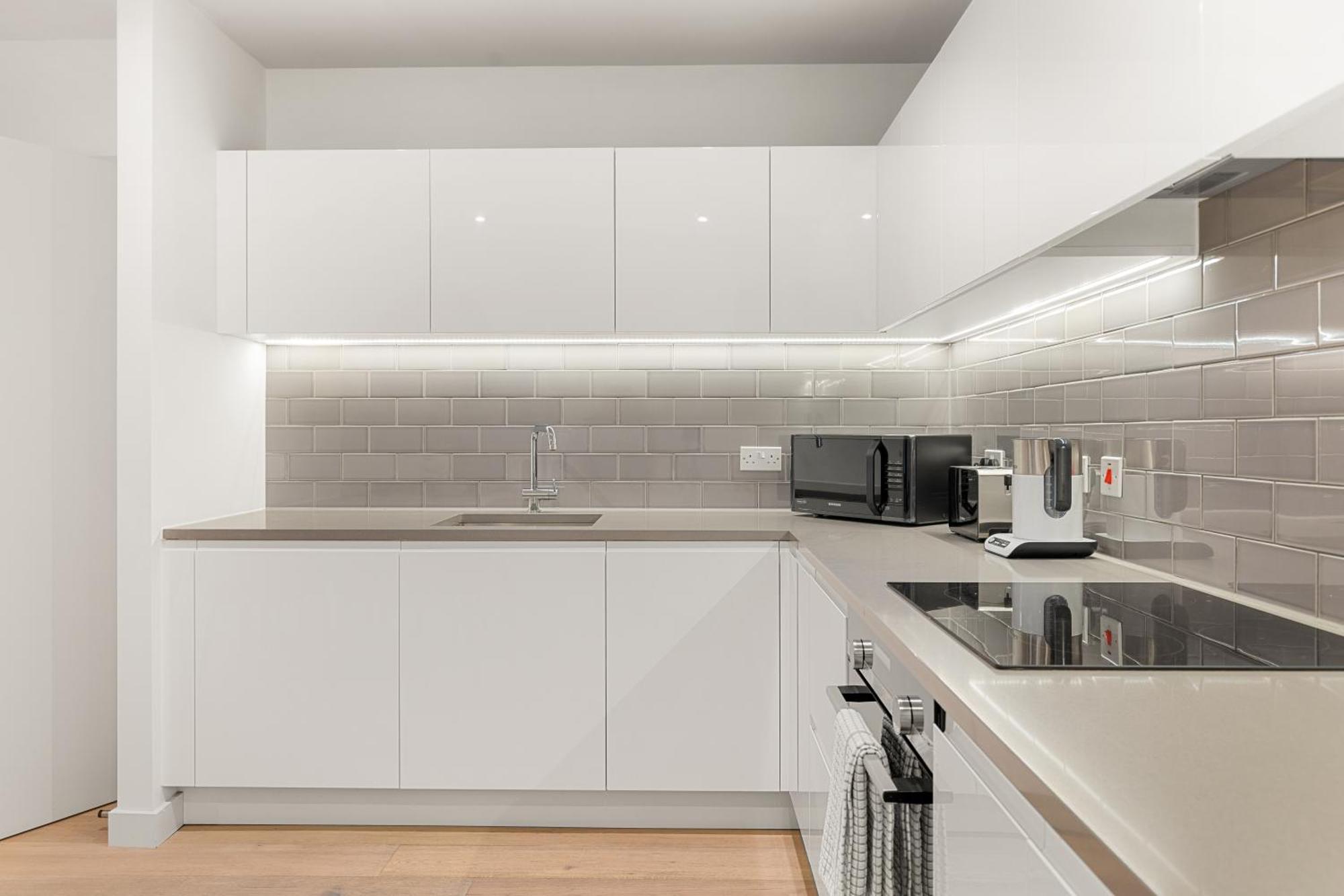 Apartment Okanary Host London