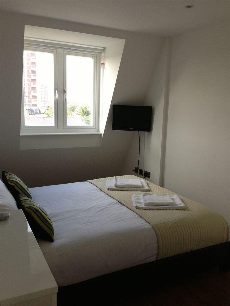 Max Serviced Commercial Road Appartement