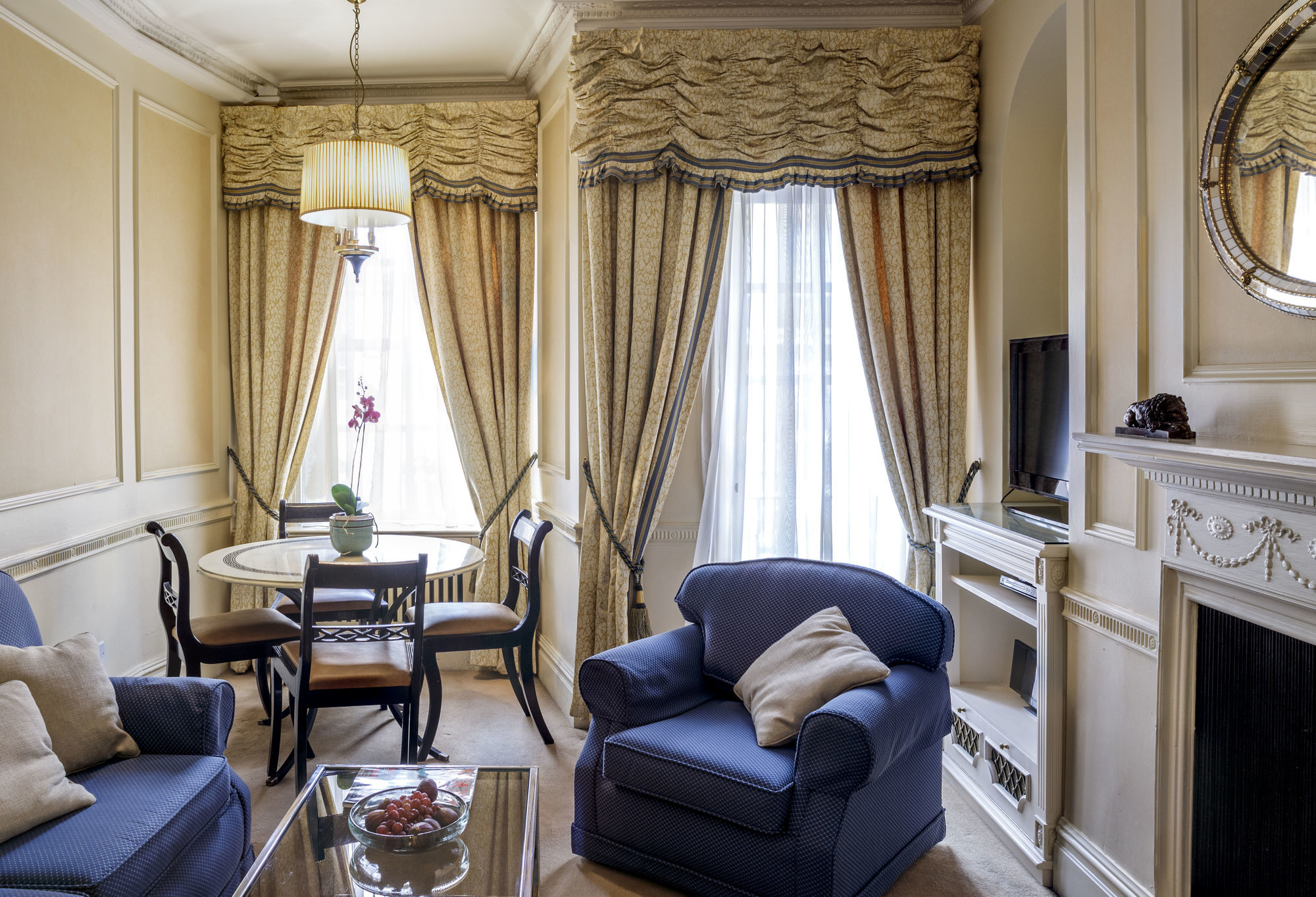 44 Curzon Street By Mansley Londres