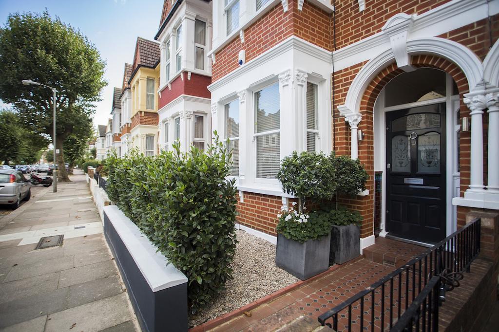 Bed & Breakfast Parklands 3*