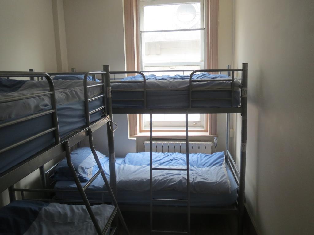 4 Star Piccadilly Hotel 2*
