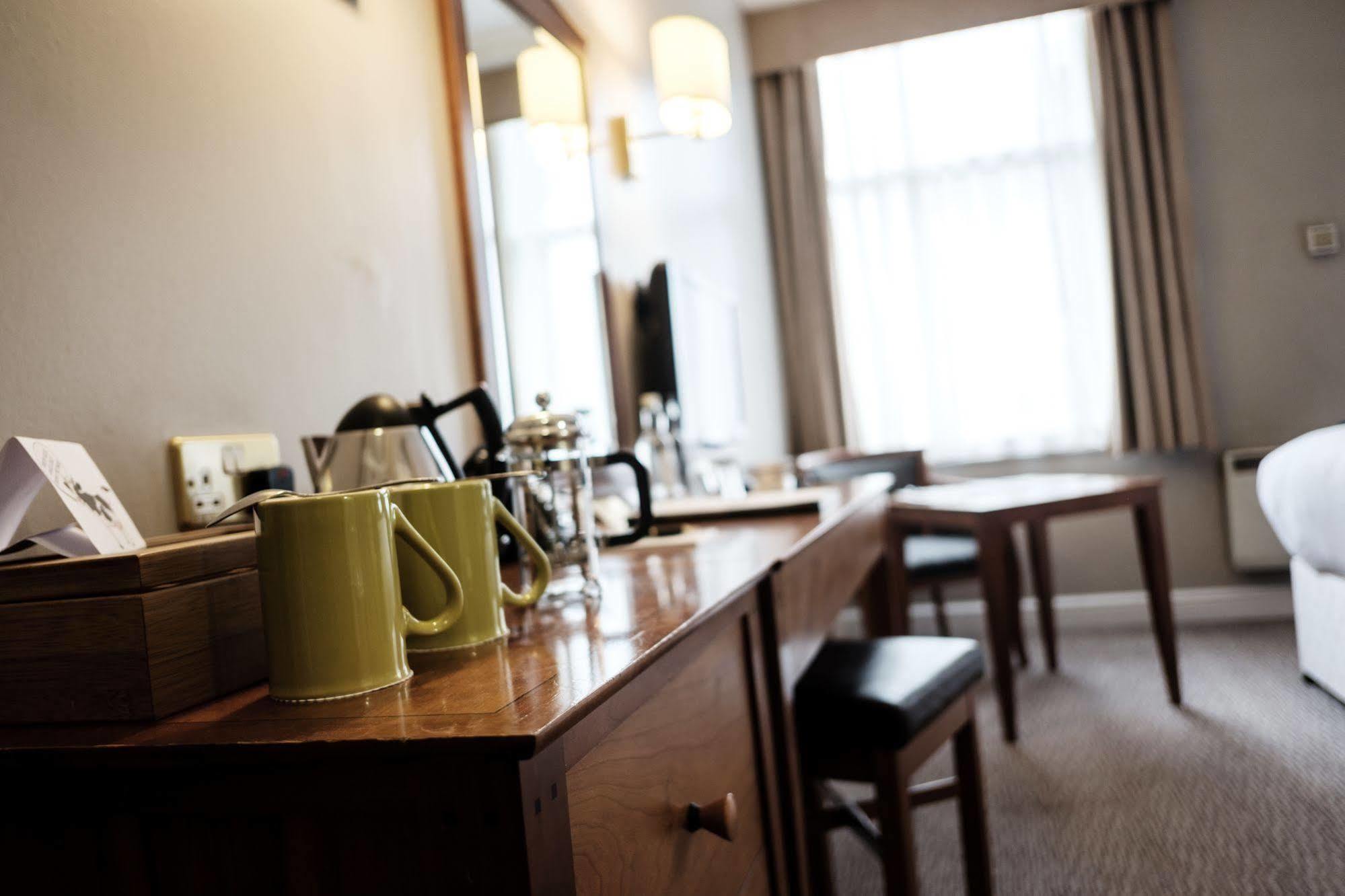 The Mad Hatter Hotel 3*