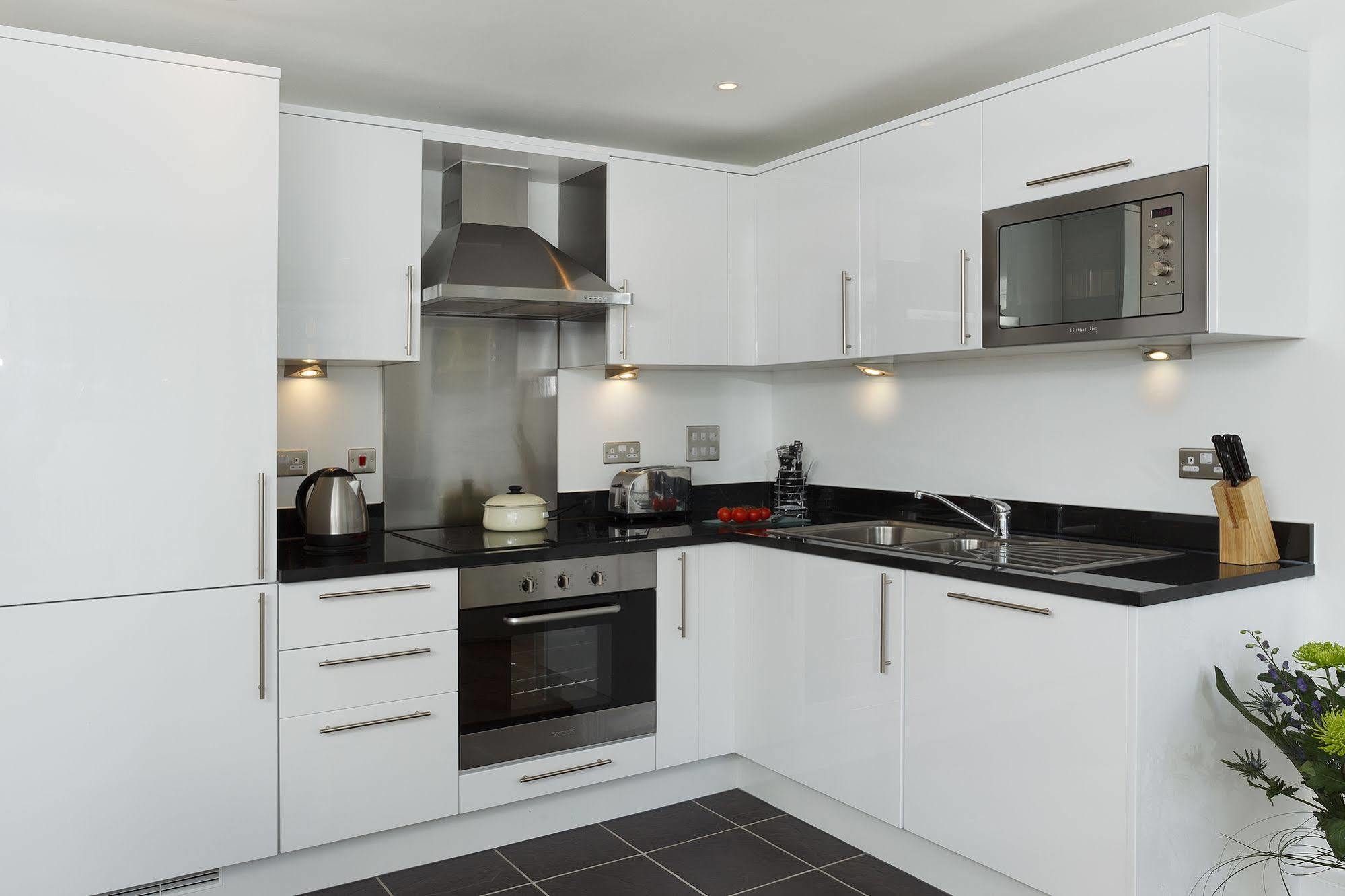 Saco Canary Wharf - Trinity Tower 4* Londen