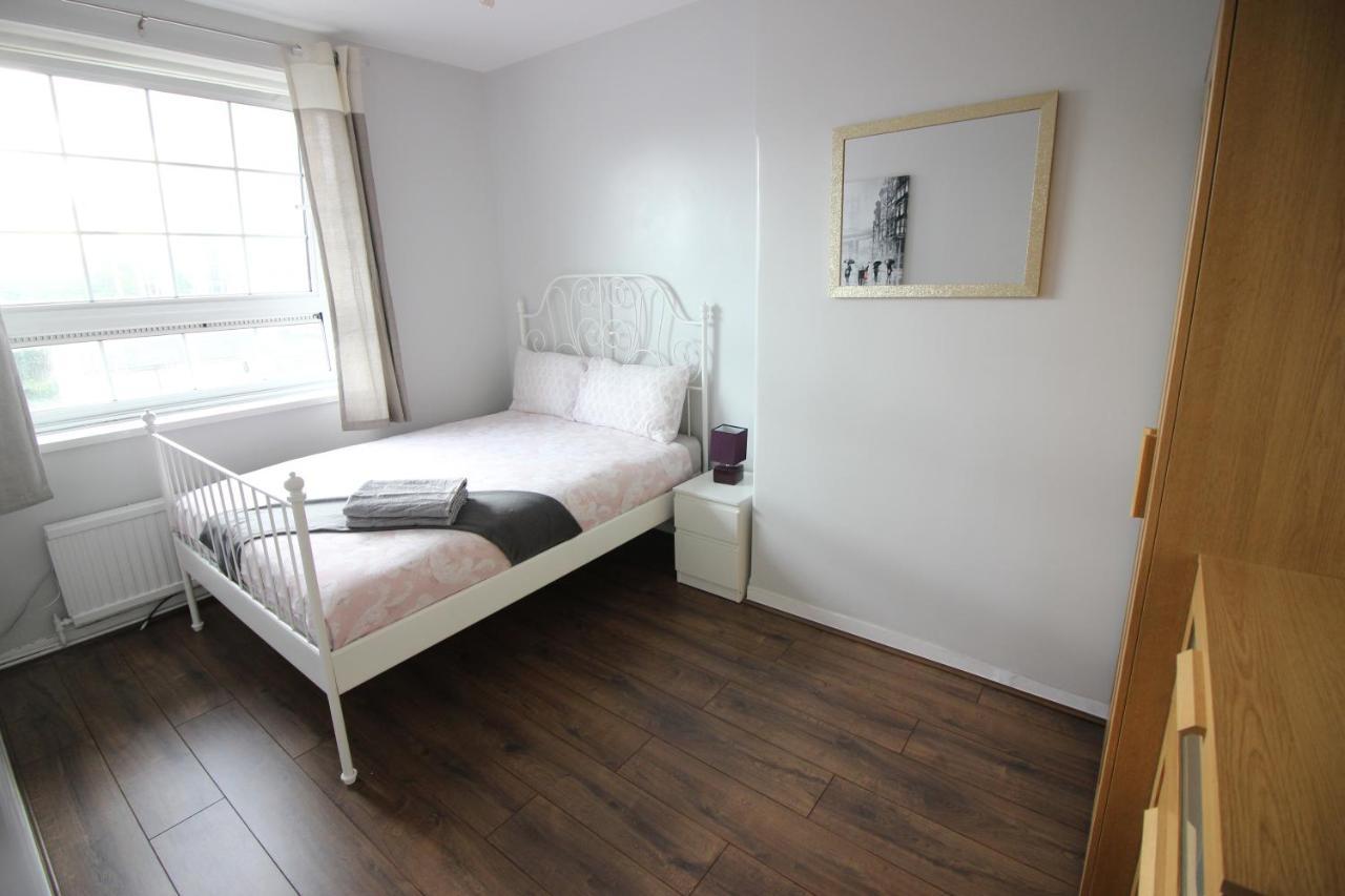 Betts Guest * Londres