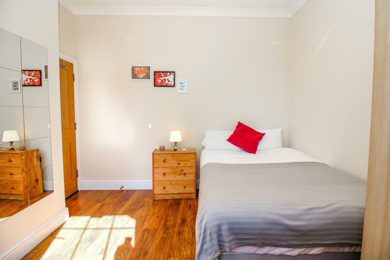 Private En-suite @ Liverpool Street, Brick Ln Casa de hóspedes Londres
