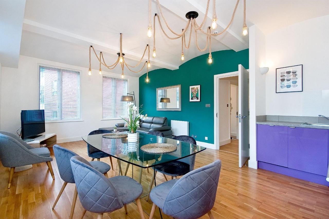 Mulberry Flat 4 - Two Bedroom 2nd Floor By Living Casa de Férias *