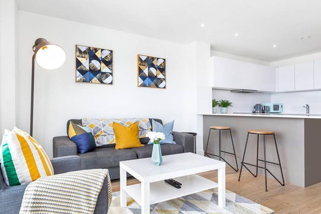 One Bedroom Modern Next To Wembley Stadium! * Londres