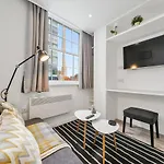 Cosy Apartment In The Heart Of The City