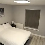 Budget 4-Bed House In Woolwich